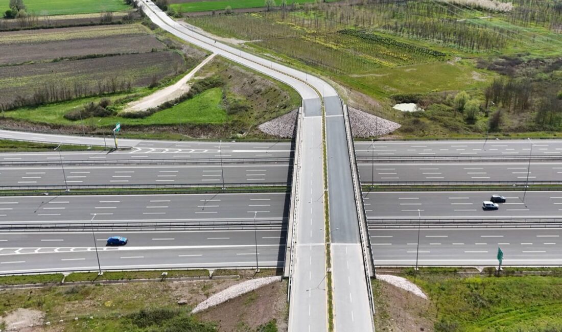 Sakarya Büyükşehir Belediyesi, şehir genelinde ulaşım altyapısını güçlendirmek için çalışmalarını