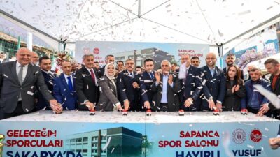 Sakarya Büyükşehir Belediye Başkanı Yusuf Alemdar’ın öncülüğünde gerçekleştirilen dev spor