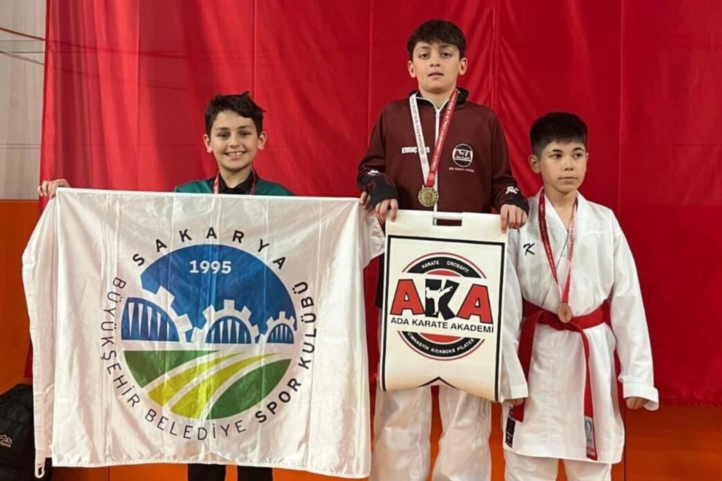 Sakarya Büyükşehir Belediyesi Spor Kulübü sporcuları,ulusal ve uluslararası organizasyonlarda elde