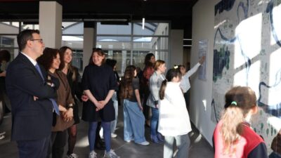 Nilüferli çocuklar, “Şehir Sen Kimsin?” atölyesinde yaptıkları seramik pano ile