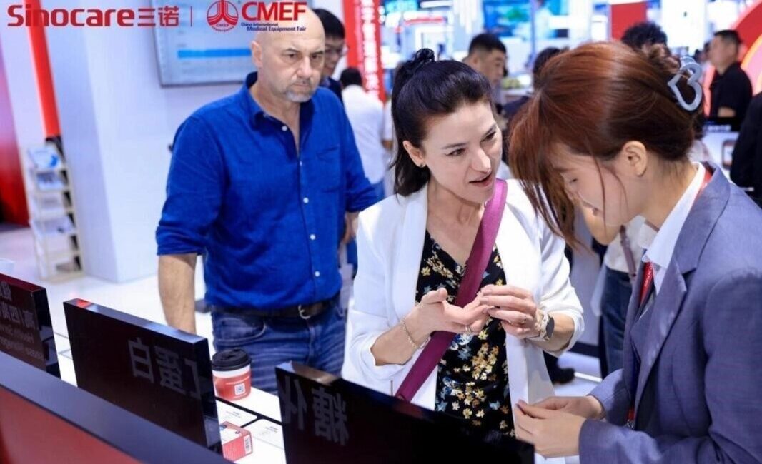 Sinocare 93. CMEF’te dijital inovasyonu sergileyerek küresel kronik hastalık yönetimini ilerletiyor Sinocare, 93. Çin Uluslararası Tıbbi Ekipman Fuarı'nda (CMEF) "Küresel Sağlık