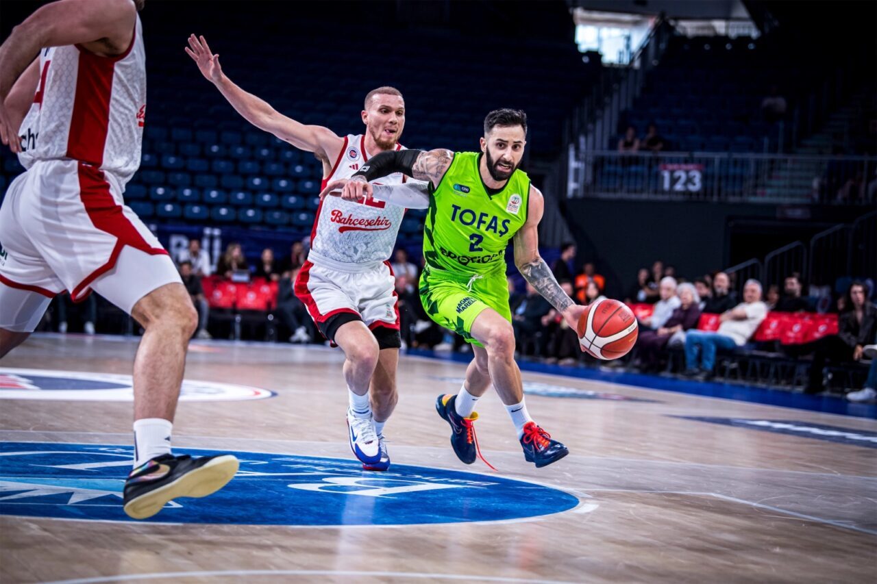 TOFAŞ Basketbol Takımı, ligin 28. hafta mücadelesinde deplasmanda Bahçeşehir Koleji’ne