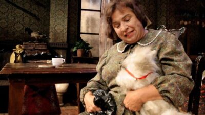 Devlet Tiyatroları sanatçısı ve Bursa Devlet Tiyatrosu’nun ilk kadın müdürü