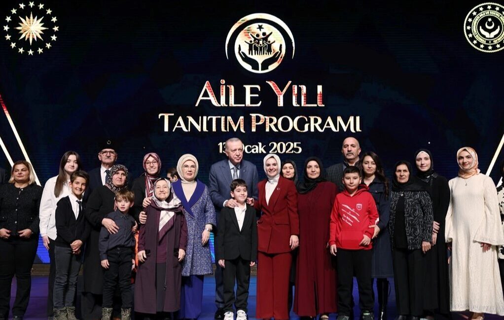 Aile ve Sosyal Hizmetler Bakanlığı koordinasyonunda ilgili kamu kurum ve