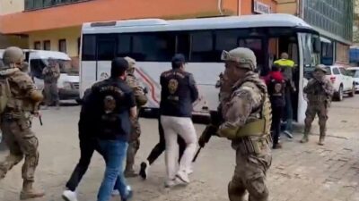 Artvin merkezli 22 ilde düzenlenen operasyonlarda silahlı yağma ve kara
