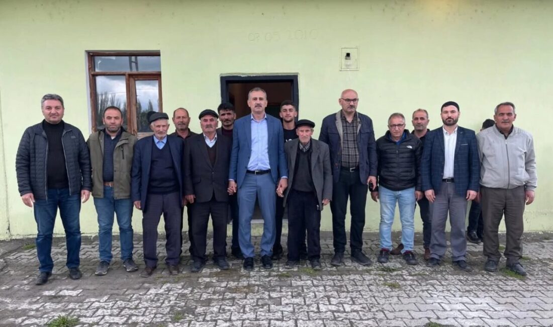 Ağrı Valiliği’nden köylere hafta sonu mesaisi Ağrı Valisi Önder Bozkurt, hafta sonunu köy ziyaretlerine ayırarak vatandaşlarla