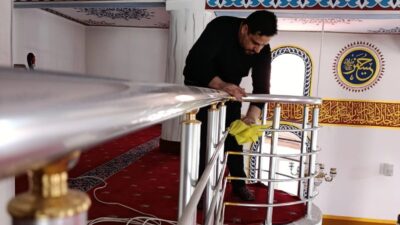 Ağrı’da Cezmi Gök Camii’nde görev yapan Hafız Cesim Aşantuğrul, Kurban