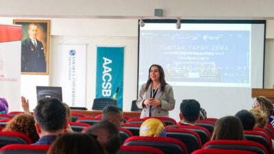 Sakarya Üniversitesi İşletme Fakültesi ev sahipliğinde gerçekleştirilen çalıştayda, eğitim sürecinin