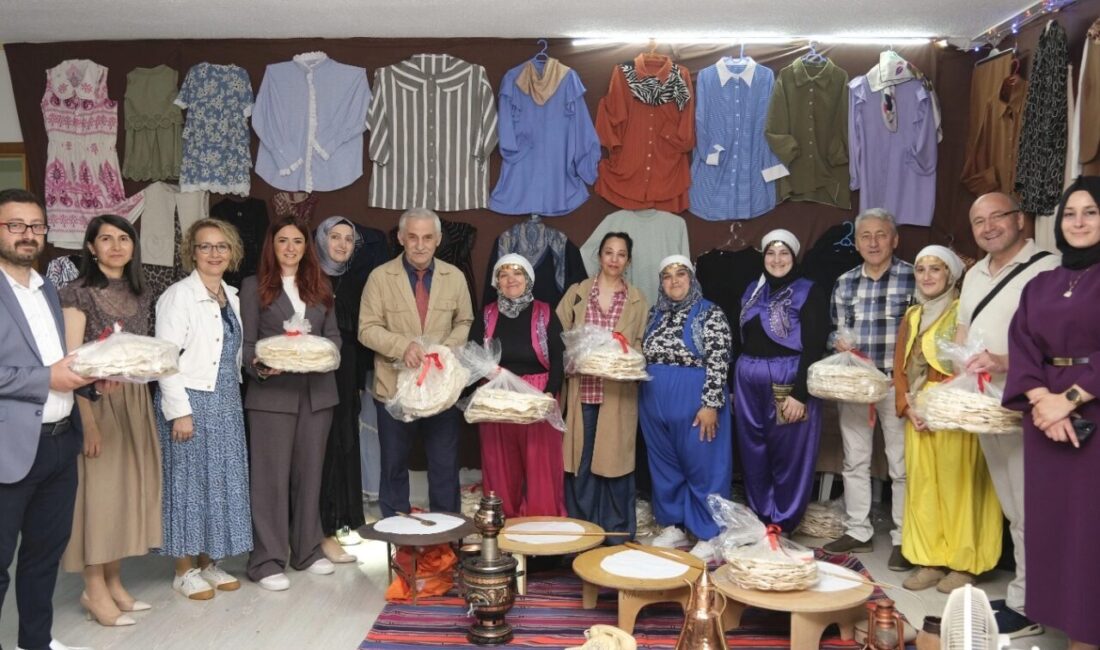 İzmit Belediyesi bünyesinde faaliyet gösteren Alikahya İZMEK Kurs Merkezi’nde eğitim