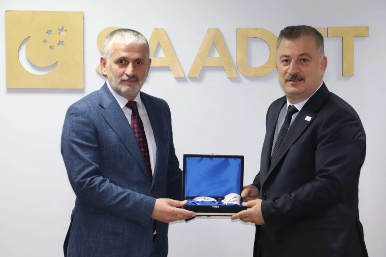 Anahtar Parti Bursa İl Başkanı Fikret Aslan ve beraberindeki heyet,