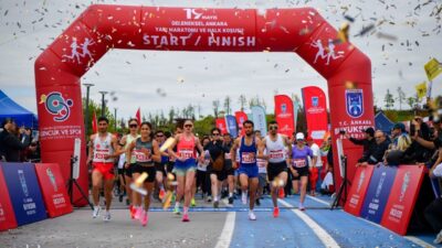 Ankara Büyükşehir Belediyesi’nin ATA Çiftliği’nde düzenlediği Geleneksel Ankara Yarı Maratonu