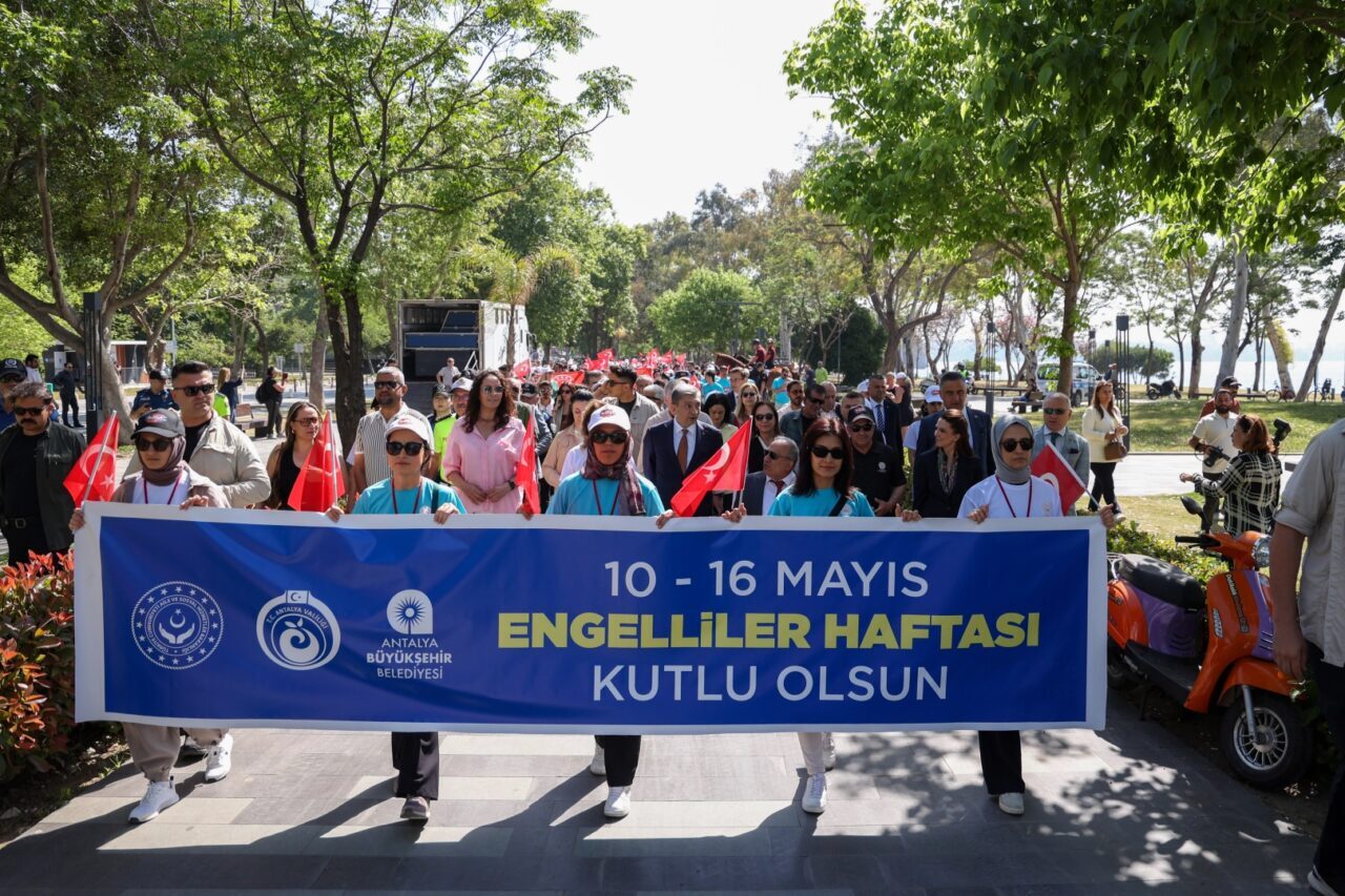 Antalya Büyükşehir Belediyesi, engelli bireylerin rahat ve güvenli ulaşımı için