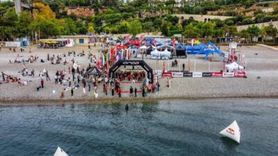 X-WATERS Antalya 2026 Açık Deniz Yüzme Yarışı, Konyaaltı Sahili’nde üç