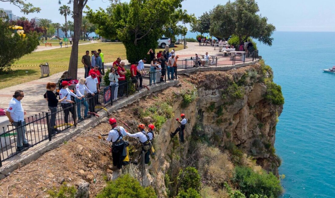 Antalya Muratpaşa Belediyesi, Antalya Valiliği koordinasyonunda falez bandında kapsamlı bir