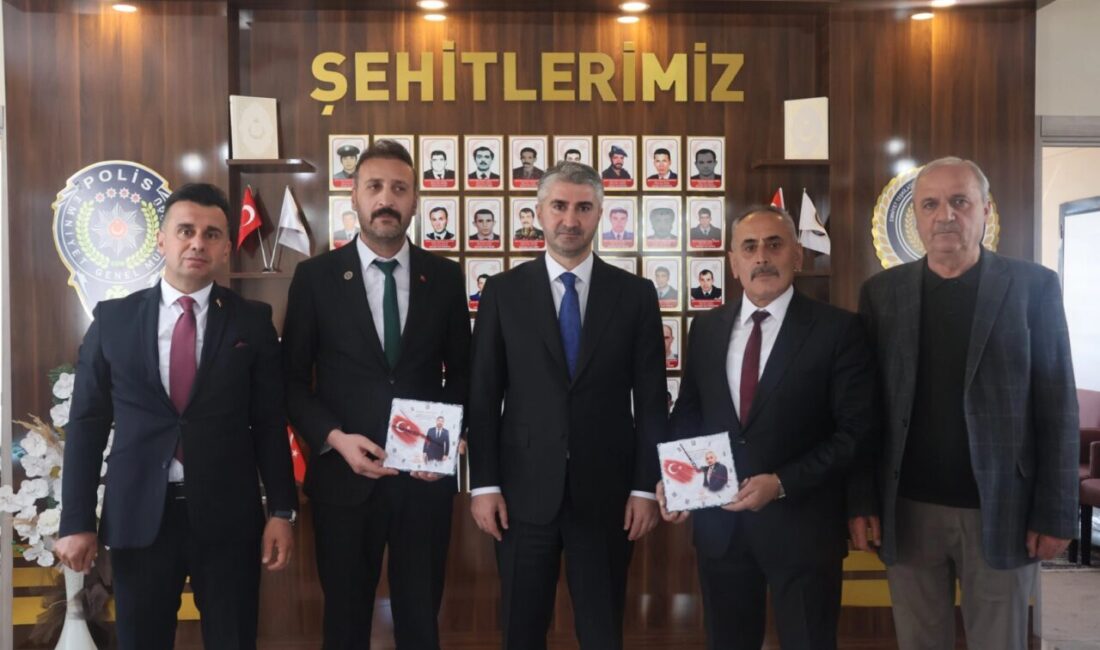 ASH Bakan Yardımcısı Tarıkdaroğlu’ndan EMŞAV’a bayram ziyareti Aile ve Sosyal Hizmetler Bakan Yardımcısı Zafer Tarıkdaroğlu, Kurban Bayramı