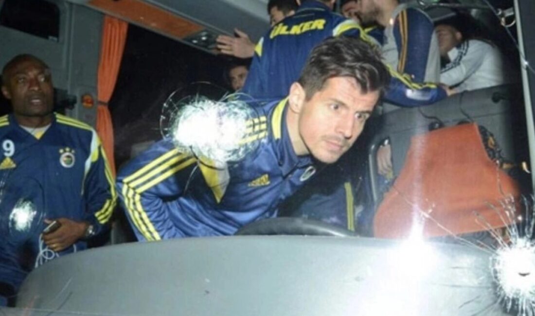 Bakan Gürlek duyurdu… Fenerbahçe otobüsüne saldırı dosyasında yeni gelişme Adalet Bakanı Akın Gürlek, 2015 yılında Fenerbahçe kafilesine yönelik Trabzon’daki