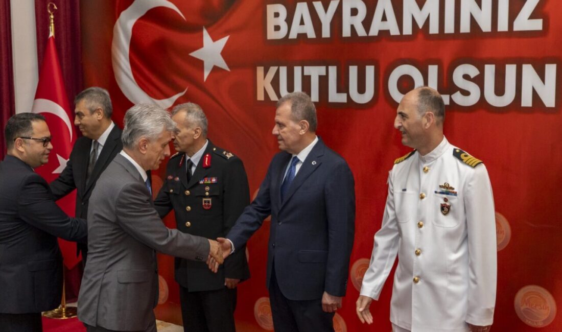 Başkan Seçer: Mersinliler için bayram hazırlıkları tamam Mersin Büyükşehir Belediye Başkanı Vahap Seçer, Kurban Bayramı arifesinde Mersin