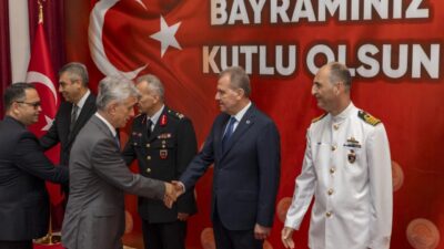 Mersin Büyükşehir Belediye Başkanı Vahap Seçer, Kurban Bayramı arifesinde Mersin