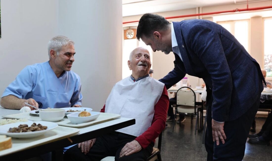 Başkan Vekili Şahin Biba, Bursa’da gönül ziyaretlerinde Bursa Büyükşehir Belediyesi Başkan Vekili Şahin Biba, Kurban Bayramı’nın ilk