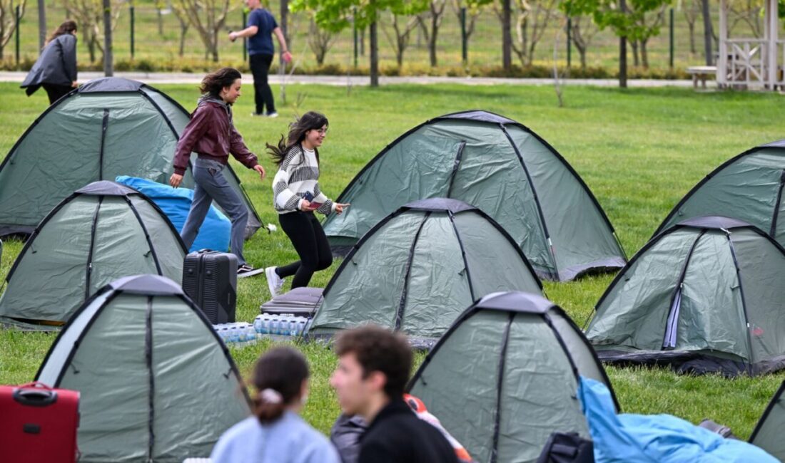 Başkentli gençler Gençlik Kampı’nda buluştu Ankara Büyükşehir Belediyesi, 120 Başkentli genci ATA Çiftliği’nde (BAKAP) düzenlenen