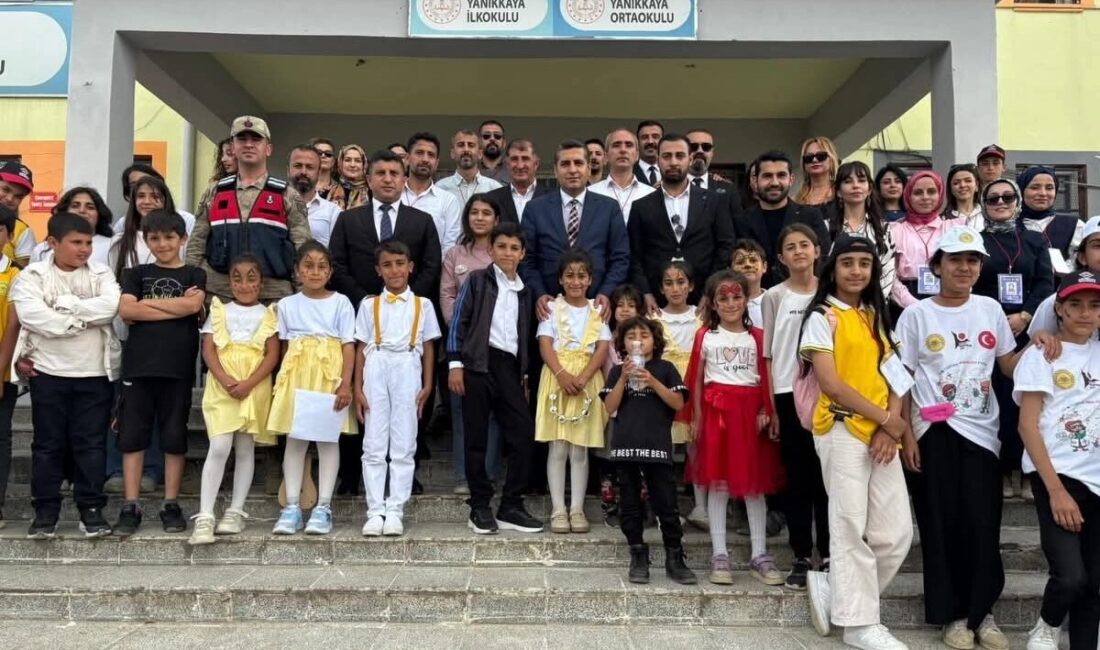Batman Kozluk’ta TÜBİTAK 4006 Bilim Fuarı’na yoğun ilgi Batman’ın Kozluk ilçesinde düzenlenen TÜBİTAK 4006 Bilim Fuarı’nda öğrencilerin hazırladığı