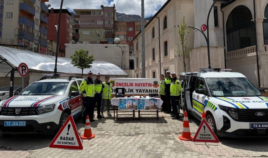 Batman'ın Sason ilçesinde Karayolu Trafik Haftası kapsamında, Kaymakam Furkan Başar