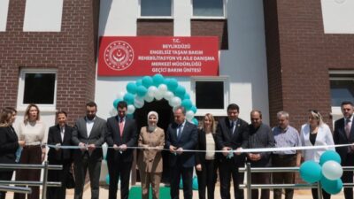 İstanbul’un Beylikdüzü ilçesinde, Aile ve Sosyal Hizmetler Bakanı Mahinur Özdemir