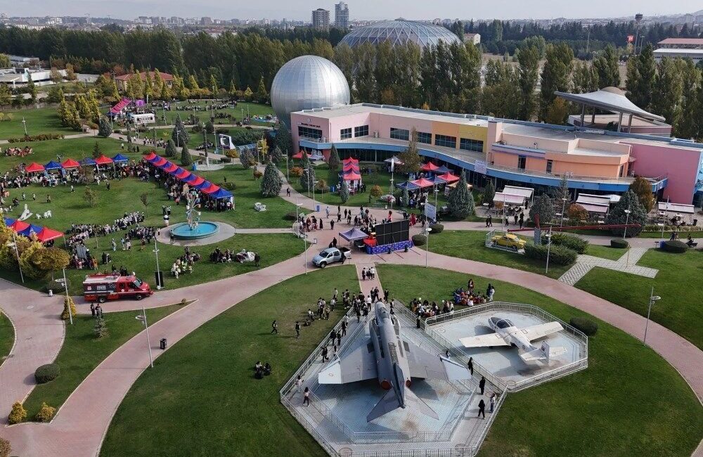 Eskişehir Büyükşehir Belediyesi öncülüğünde hazırlanan Bilimfest Eskişehir, TÜBİTAK’tan aldığı onayla