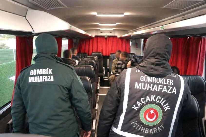 Yunanistan’dan Avrupa’nın iç kesimlerine gitme hayaliyle yola çıkan 4 düzensiz