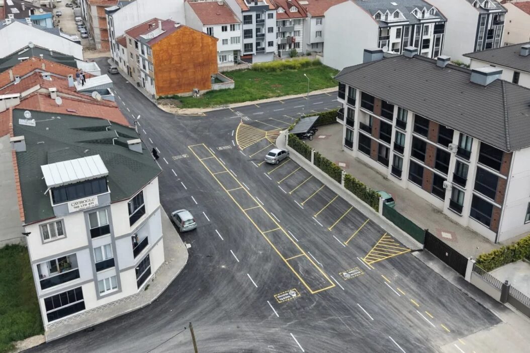 Bursa İnegöl Belediyesi, Ertuğrulgazi Mahallesinde altyapısı tamamlanan Memiş ve Şeker