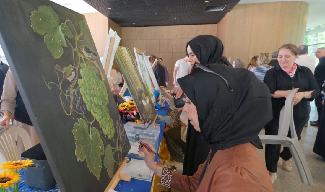 Bursa'da İnegöl Belediyesi Sanat ve Meslek Eğitim Merkezi (İNESMEK) kurslarında