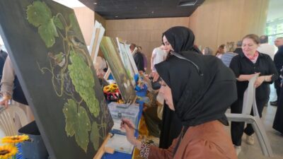 Bursa'da İnegöl Belediyesi Sanat ve Meslek Eğitim Merkezi (İNESMEK) kurslarında