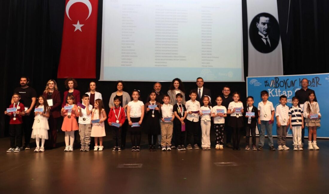 Bursa Nilüfer’de kitap kurtları ödüllendirildi Bursa'da Nilüfer Belediyesi’nin okumanın alışkanlık haline gelmesi ve yaygınlaşması için