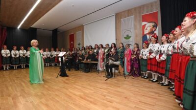 Bursa'da Osmangazi Belediyesi’nin Engelliler Haftası kapsamında düzenlediği türkü dolu etkinlikte,