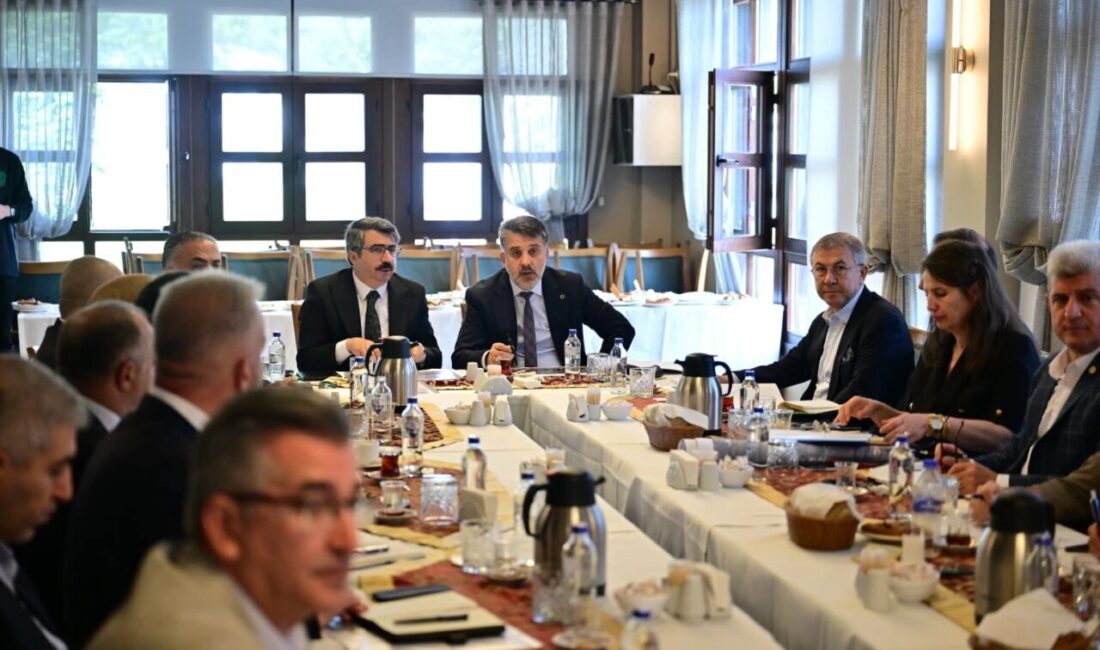 Bursa'da Yıldırım Belediye Başkanı Oktay Yılmaz, Bursa Büyükşehir Belediye Başkanvekili