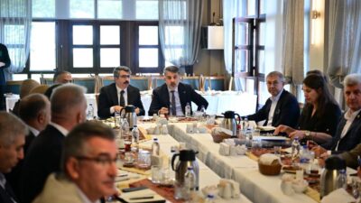 Bursa'da Yıldırım Belediye Başkanı Oktay Yılmaz, Bursa Büyükşehir Belediye Başkanvekili