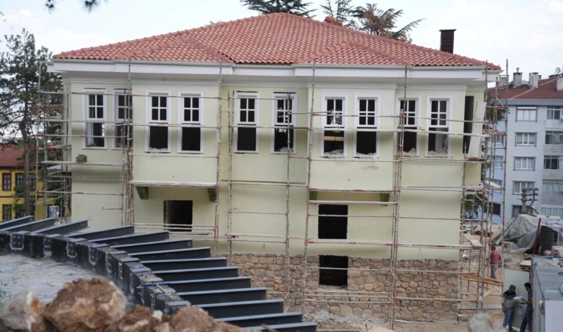 Bursa Yıldırım’da Mollaarap’a cazibe katacak Yıldırım Belediyesi’nin, tarihi dokusu ve doğal alanlarıyla ilçenin en kıymetli