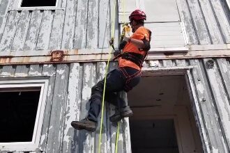 AFAD Bursa koordinasyonunda düzenlenen eğitimde, arama kurtarma ekiplerine yüksek kattan