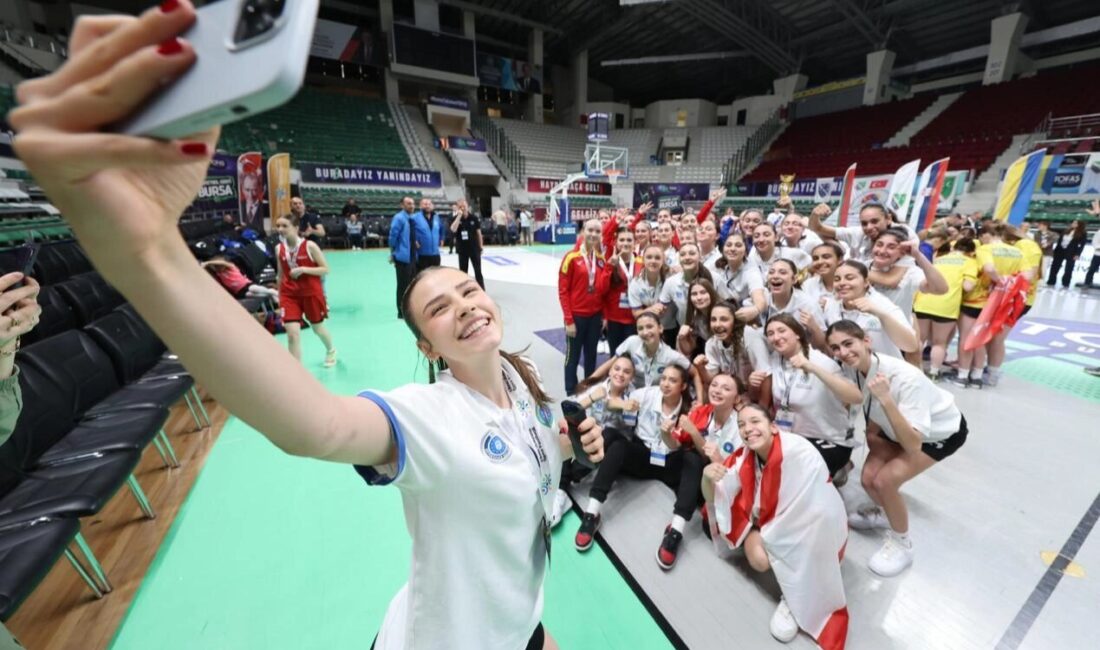 Bursa’da spor şenliklerinde kardeşlik rüzgarı esti Bursa Büyükşehir Belediyesi, sporun birleştirici gücünü yalnızca şehir genelinde değil,