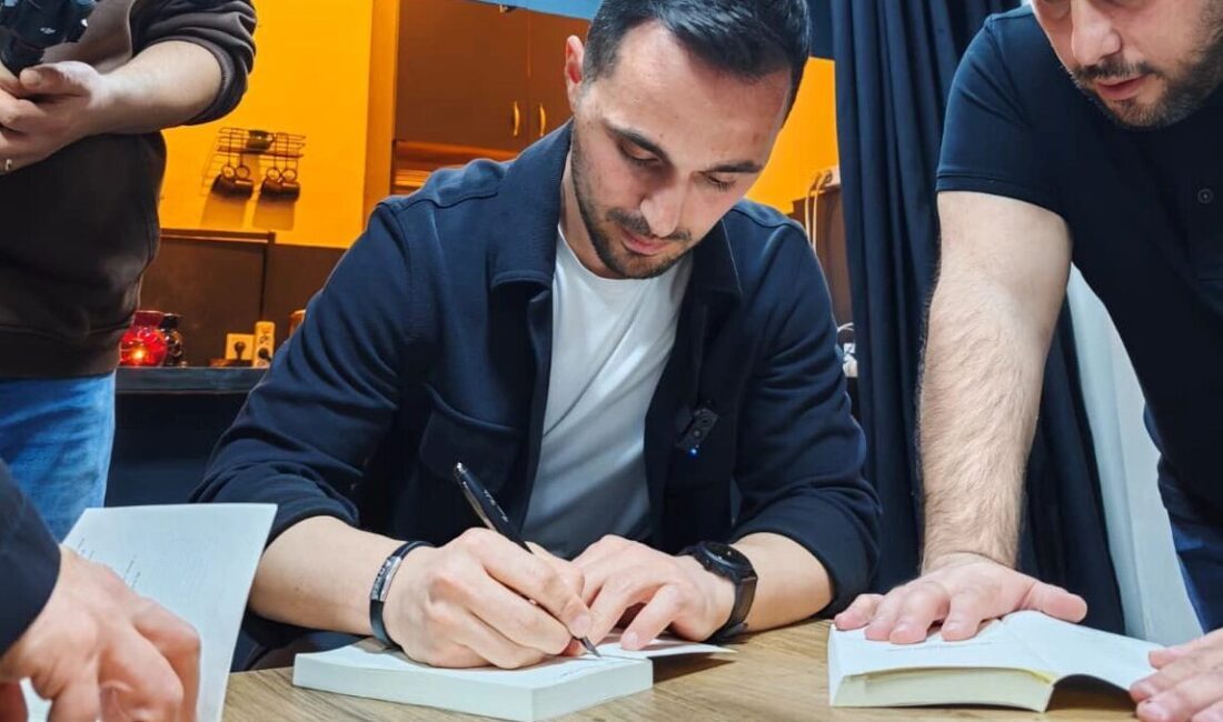 Yönetmen ve yazar Caner Kaldı, Alakarga Yayınları etiketiyle yayımlanan ilk