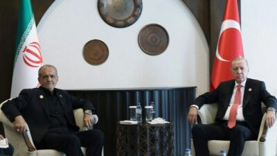 Cumhurbaşkanı Erdoğan, İranlı mevkidaşıyla görüştü Cumhurbaşkanı Recep Tayyip Erdoğan, İran Cumhurbaşkanı Mesud Pezeşkiyan ile bir