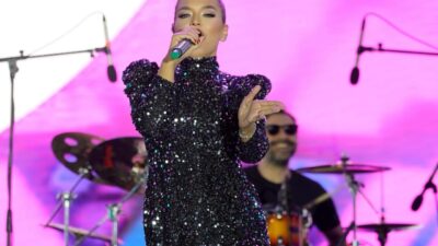 Türkiye Kültür Yolu Festivali’nde sahne alan ünlü sanatçı Demet Akalın'ı