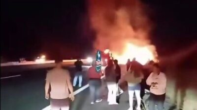 Denizli-Aydın Otoyolu’nda bariyerlere çarptıktan sonra alev alan yolcu otobüsünde 9