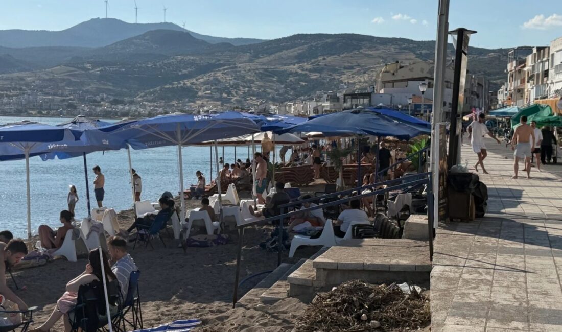 Dikili Çandarlı sahillerinde ‘işgal’ tartışması İzmir’in Dikili ilçesine bağlı Çandarlı Mahallesi’nde sahil şeridinin işletmeler tarafından