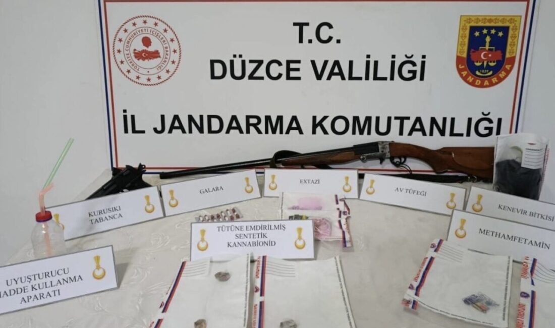 Düzce’de yürütülen narkotik çalışmalar kapsamında düzenlenen operasyonda çeşitli uyuşturucu maddeler