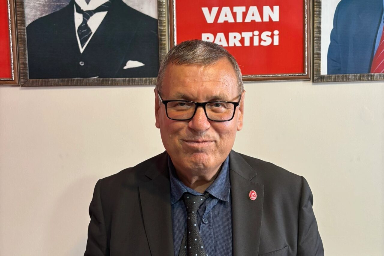 Edirne'nin Keşan ilçesinde Vatan Partisi Keşan İlçe Teşkilatı’nda mevcut başkan