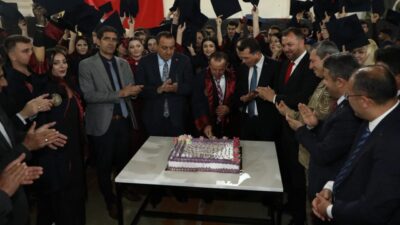 Atatürk Üniversitesi Narman Meslek Yüksekokulu’nda düzenlenen törenle yaklaşık 200 öğrenci
