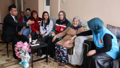 Erzurum’da Kurban Bayramı öncesi yalnız yaşayan yaşlı vatandaşlar unutulmadı. “Çınarlarımızla