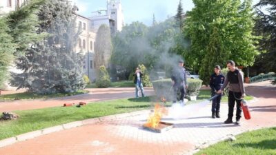 Eskişehir Büyükşehir Belediyesi İtfaiye Dairesi Başkanlığı ekipleri, düzenli olarak gerçekleştirdikleri