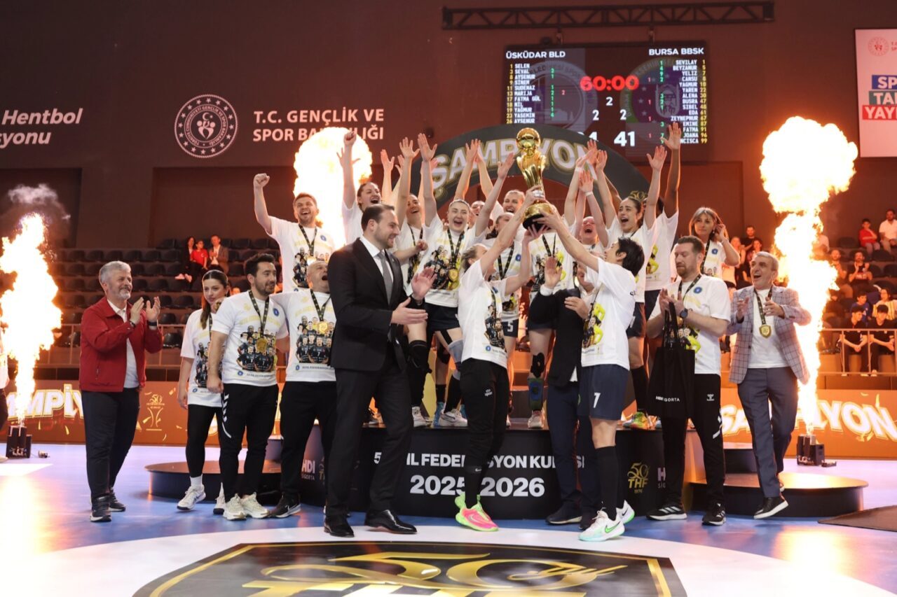 Kadınlar Hentbol Süper Ligi lideri Bursa Büyükşehir Belediyespor, 50. Yıl